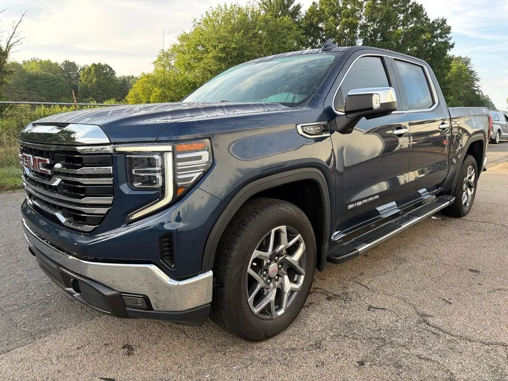 2023 GMC Sierra 1500 SLT - Photo 6