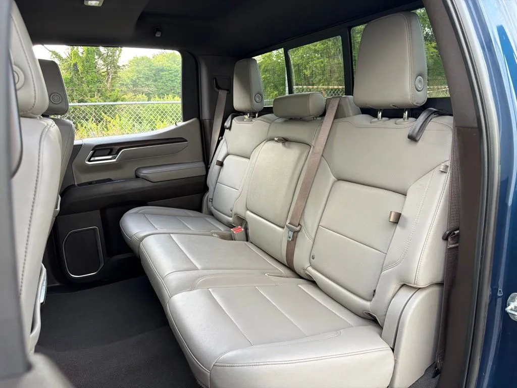 2023 GMC Sierra 1500 SLT - Photo 22