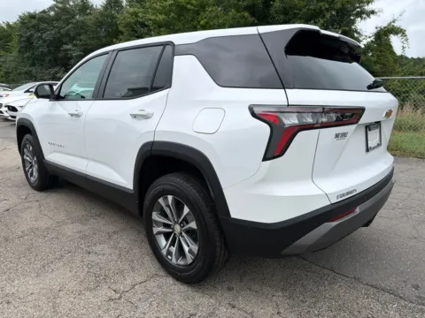 More photos of 2027 Chevrolet Equinox LT at Smart Chevrolet, NC