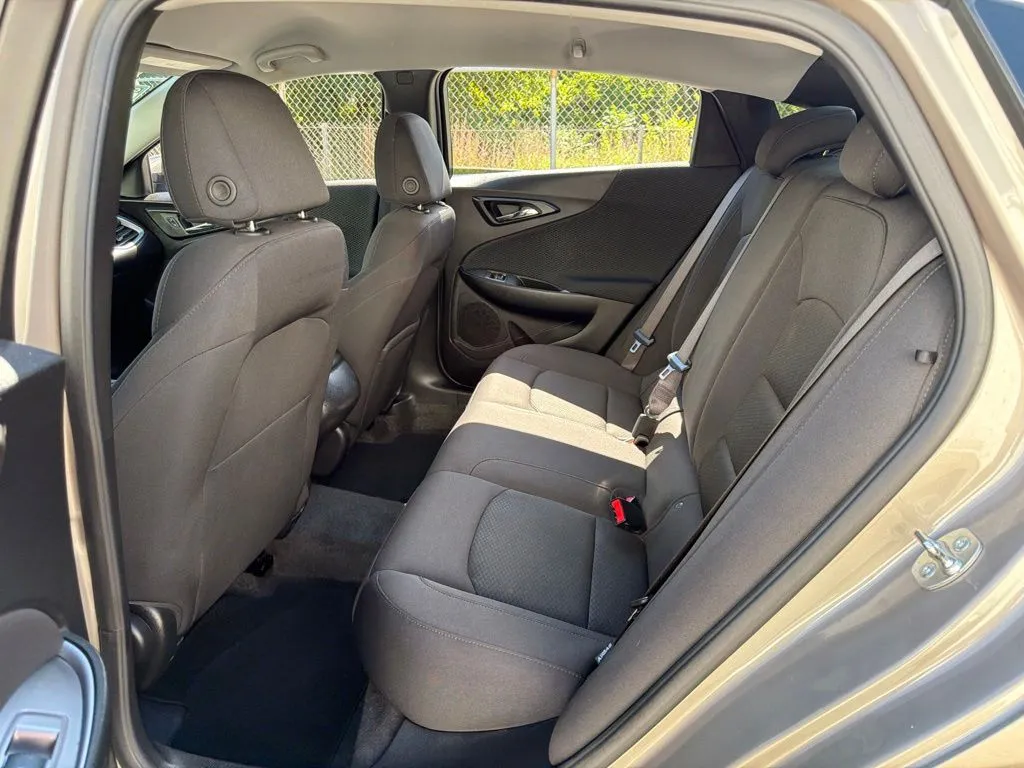 2025 Chevrolet Malibu 1LS - Photo 17