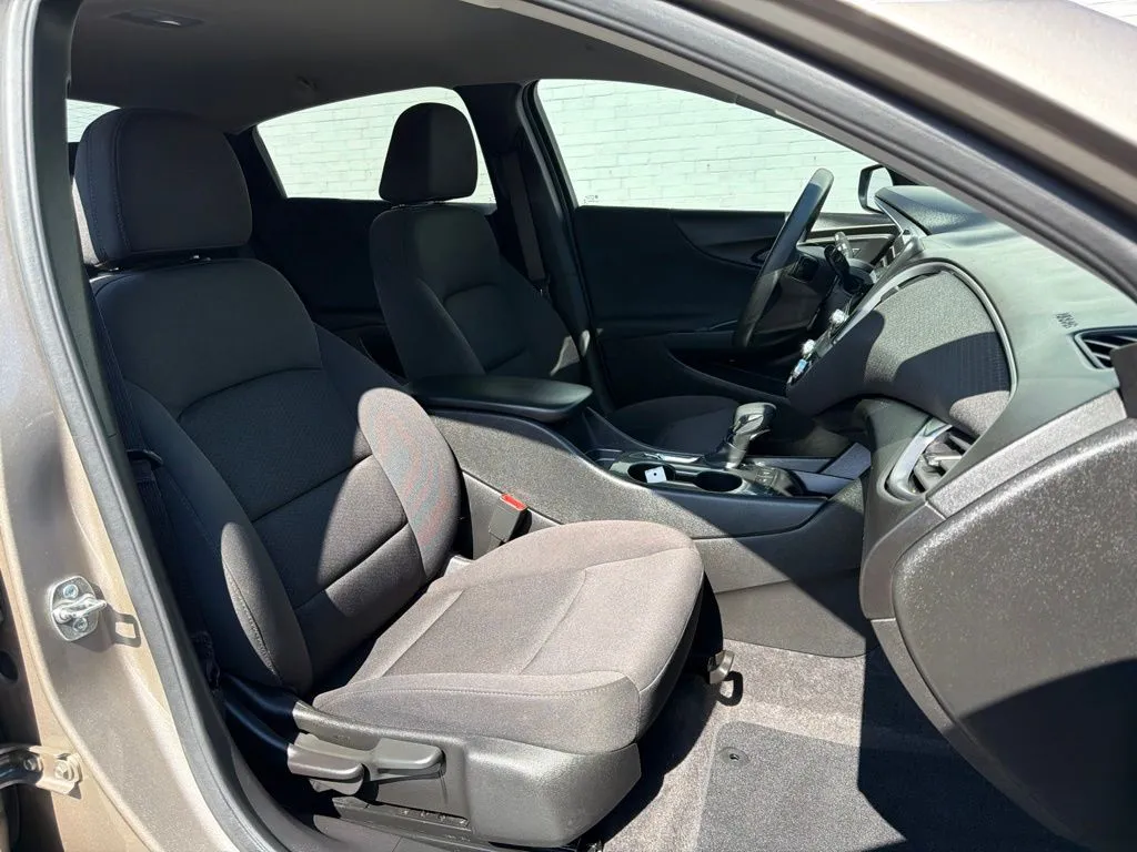 2025 Chevrolet Malibu 1LS - Photo 13