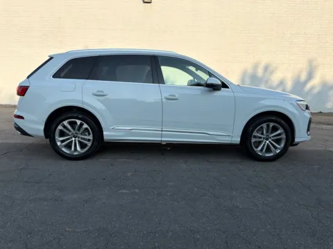 White 2025 Audi Q7 45 Premium for sale in Madison, NC
