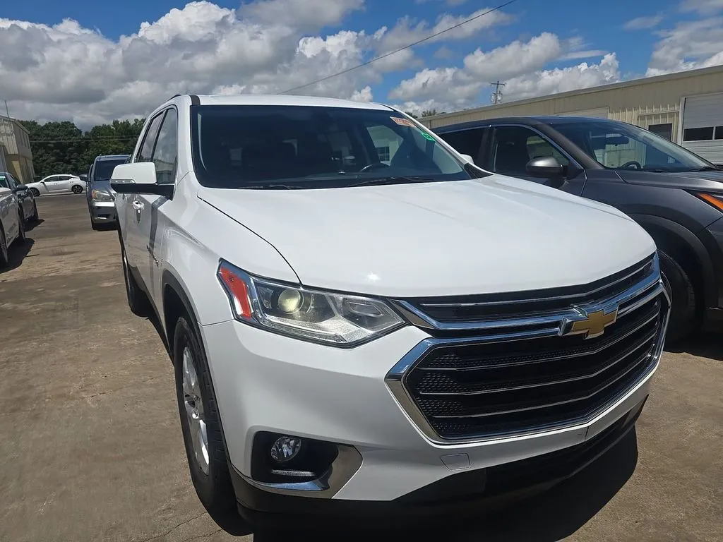White 2021 Chevrolet Traverse LT Leather for sale in Madison, NC