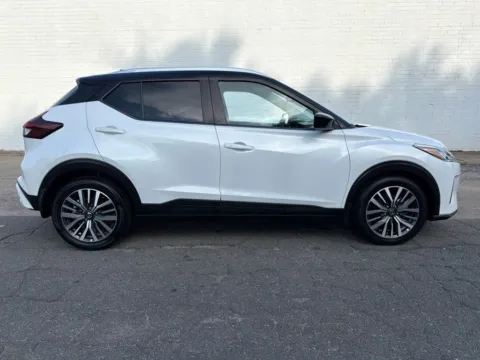 White 2021 Nissan Kicks SV for sale in Madison, NC