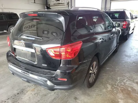 More photos of 2019 Nissan Pathfinder S at Smart Chevrolet, NC