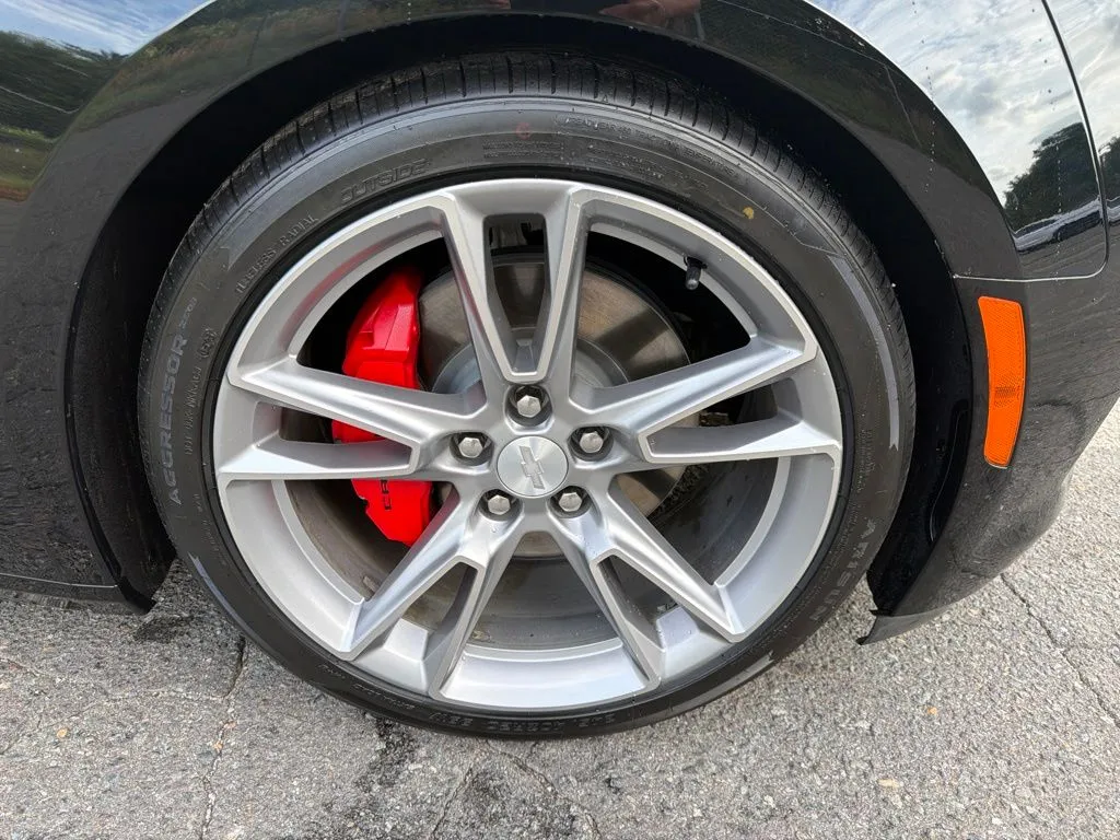 2022 Chevrolet Camaro LT1 - Photo 9