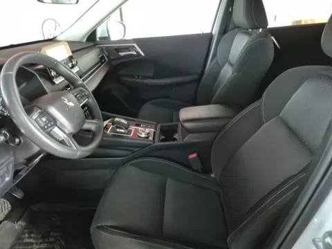 More photos of 2024 Mitsubishi Outlander ES at Smart Chevrolet, NC