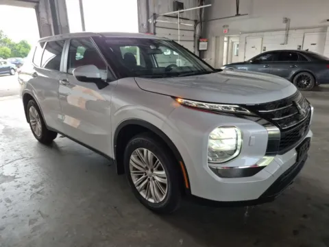 White 2024 Mitsubishi Outlander ES for sale in Madison, NC