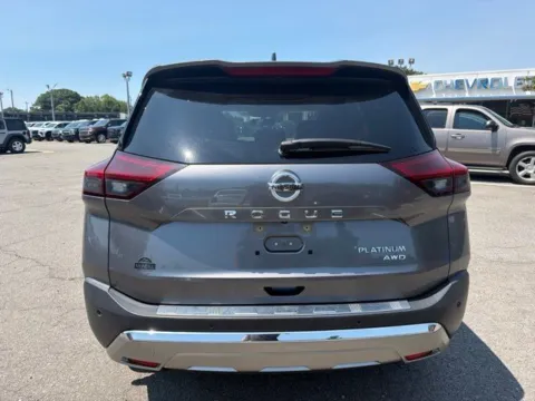 More photos of 2021 Nissan Rogue Platinum at Smart Chevrolet, NC