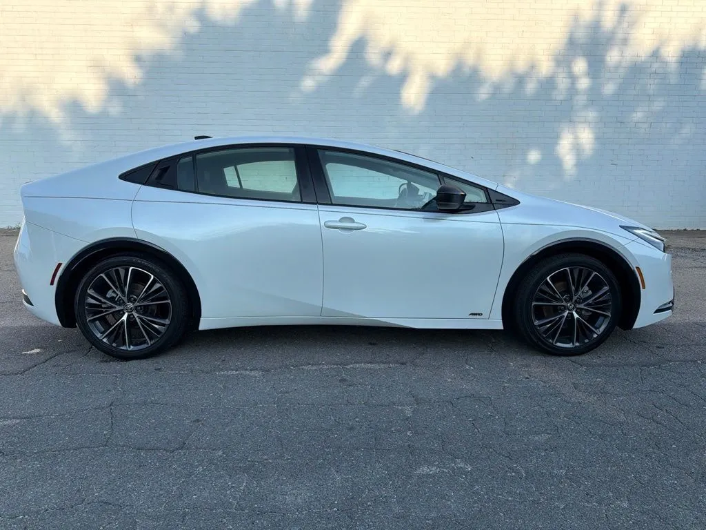 Unknown 2025 Toyota Prius Limited for sale in Madison, NC