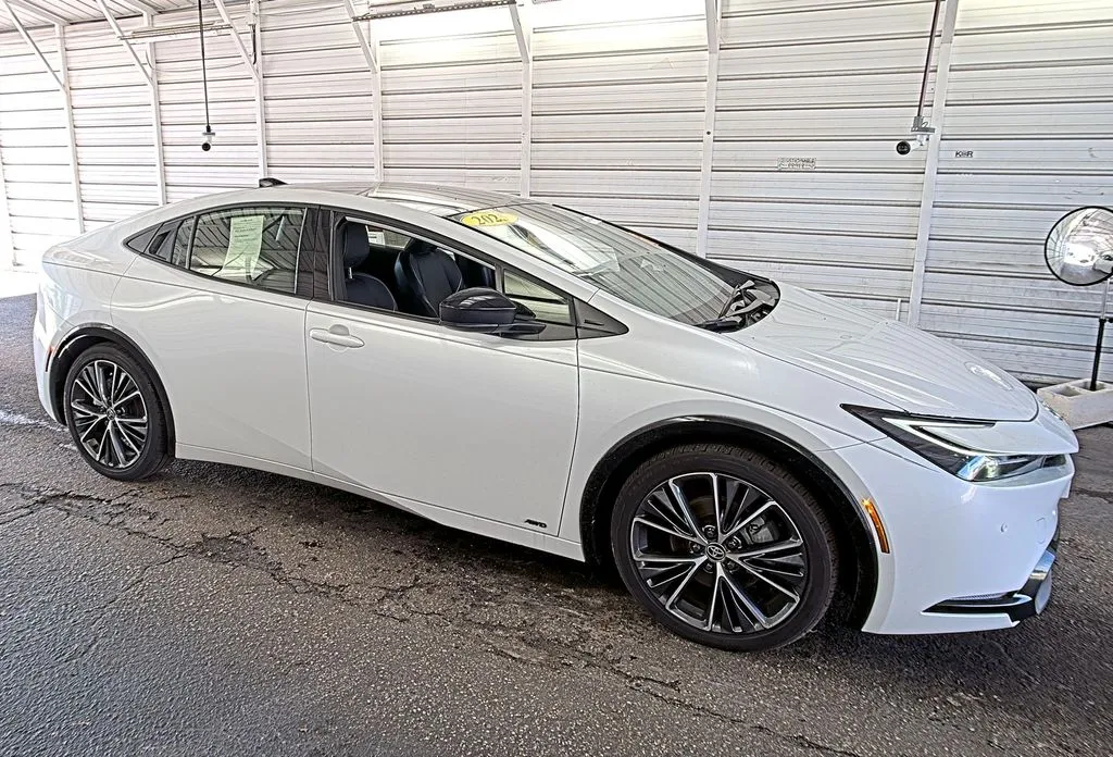 Unknown 2025 Toyota Prius Limited for sale in Madison, NC