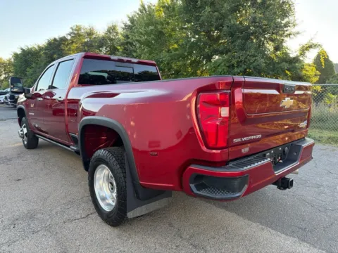 More photos of 2022 Chevrolet Silverado 3500 HD High Country at Smart Chevrolet, NC
