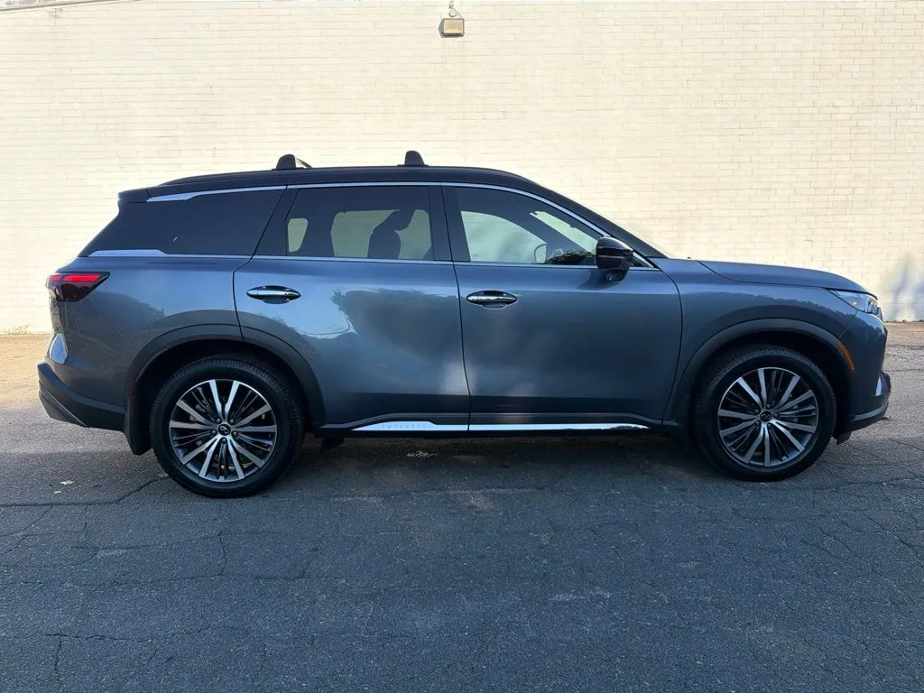 Black 2023 INFINITI QX60 Autograph for sale in Madison, NC