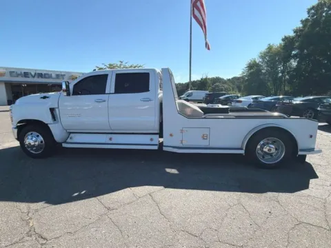 More photos of 2019 Chevrolet Silverado 4500 HD 1LT at Smart Chevrolet, NC
