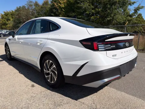 More photos of 2026 Hyundai Sonata Hybrid Blue at Smart Chevrolet, NC