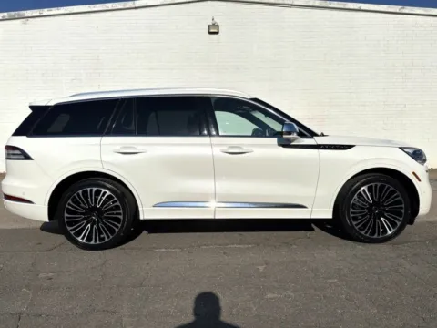 White 2021 Lincoln Aviator Black Label for sale in Madison, NC