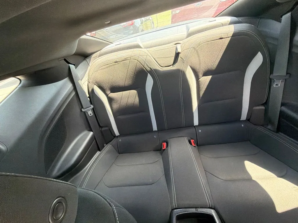 2021 Chevrolet Camaro 1LT - Photo 6