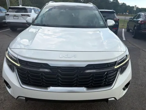 Photos of 2025 Kia Seltos EX for sale in Madison, NC at Smart Chevrolet
