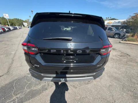 More photos of 2025 Honda Pilot Elite at Smart Chevrolet, NC