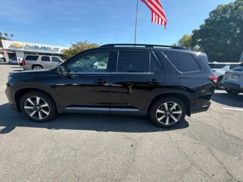 More photos of 2025 Honda Pilot Elite at Smart Chevrolet, NC