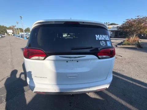 More photos of 2017 Chrysler Pacifica Touring L at Smart Chevrolet, NC