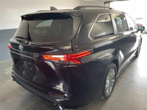 More photos of 2022 Toyota Sienna XSE at Smart Chevrolet, NC