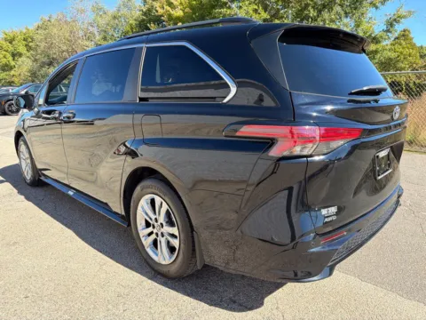 More photos of 2022 Toyota Sienna XSE at Smart Chevrolet, NC