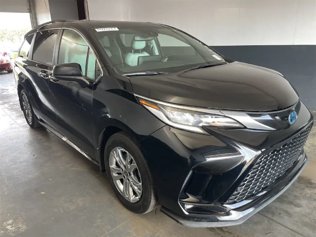 2022 Toyota Sienna XSE