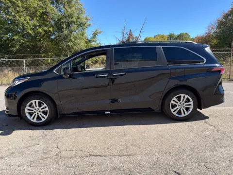 More photos of 2022 Toyota Sienna XSE at Smart Chevrolet, NC