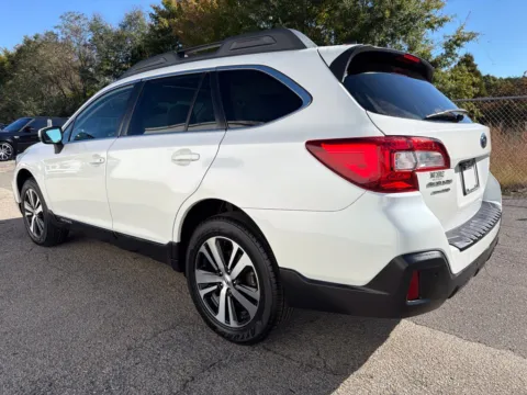 More photos of 2019 Subaru Outback 2.5i at Smart Chevrolet, NC
