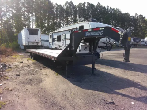 More photos of 2021 Diamond C FMAX 212 at Smart Chevrolet, NC