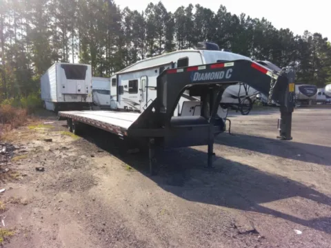 More photos of 2021 Diamond C FMAX 212 at Smart Chevrolet, NC