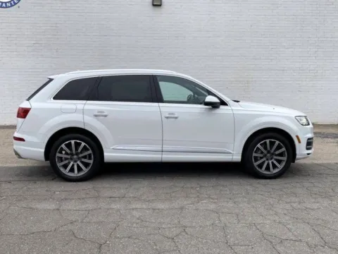 Silver 2019 Audi Q7 55 SE Premium for sale in Madison, NC