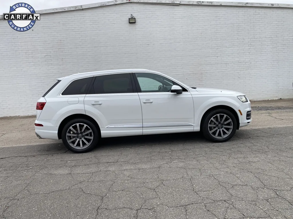Silver 2019 Audi Q7 55 SE Premium for sale in Madison, NC