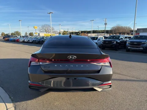 More photos of 2021 Hyundai Elantra SE at Smart Ford, VA