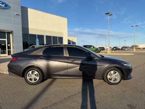 Photos of 2021 Hyundai Elantra SE for sale in South Boston, VA at Smart Ford