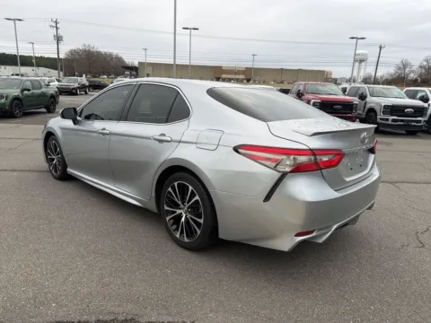 More photos of 2018 Toyota Camry SE at Smart Ford, VA