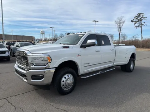 More photos of 2022 Ram 3500 Limited at Smart Ford, VA