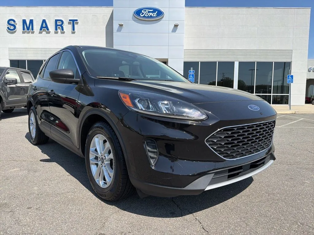 Black 2022 Ford Escape SE for sale in South Boston, VA