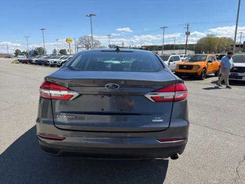 More photos of 2020 Ford Fusion SE at Smart Ford, VA