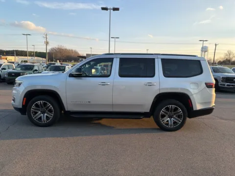 More photos of 2024 Jeep Wagoneer Series II at Smart Ford, VA
