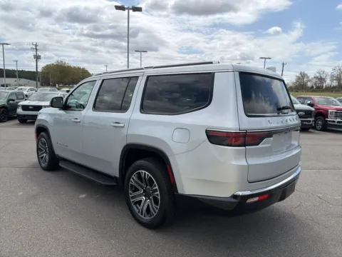 More photos of 2024 Jeep Wagoneer Series II at Smart Ford, VA