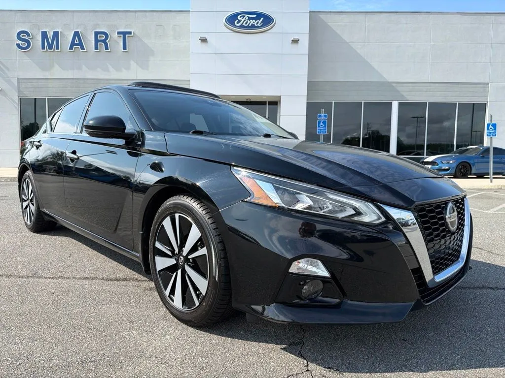 Black 2021 Nissan Altima 2.5 SL for sale in South Boston, VA