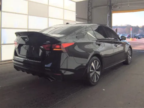 More photos of 2021 Nissan Altima 2.5 SL at Smart Ford, VA