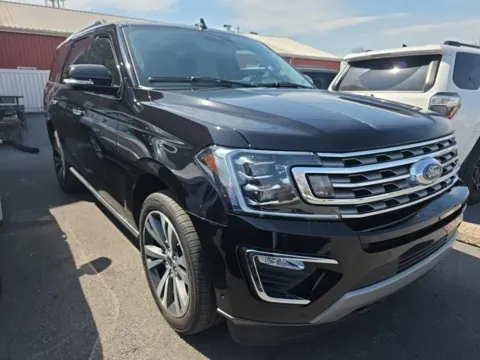 More photos of 2021 Ford Expedition Limited at Smart Ford, VA