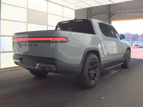 More photos of 2022 Rivian R1T Adventure at Smart Ford, VA