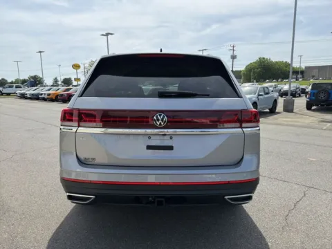 More photos of 2025 Volkswagen Atlas 2.0T SE w/Technology at Smart Ford, VA