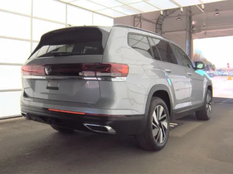 More photos of 2025 Volkswagen Atlas 2.0T SE w/Technology at Smart Ford, VA