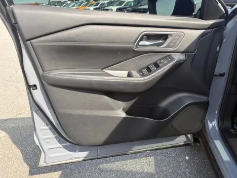 More photos of 2024 Nissan Rogue Platinum at Smart Ford, VA