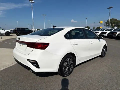 More photos of 2021 Kia Forte LXS at Smart Ford, VA